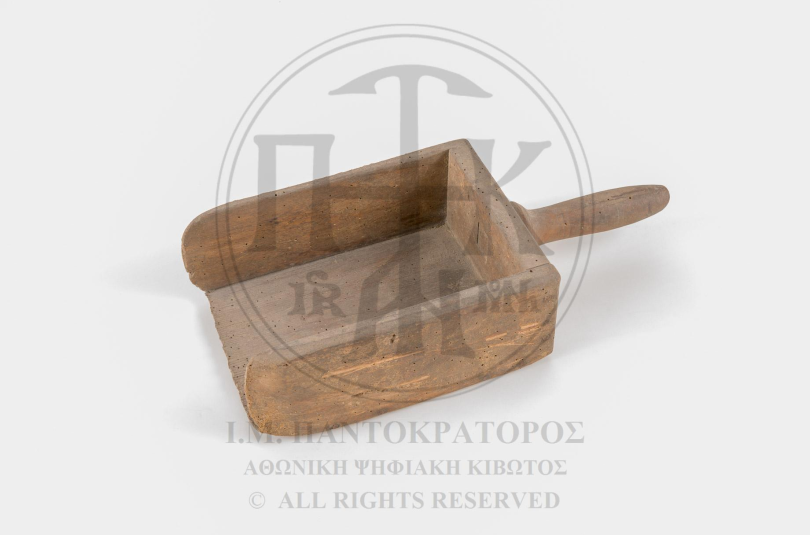 Wooden scoop